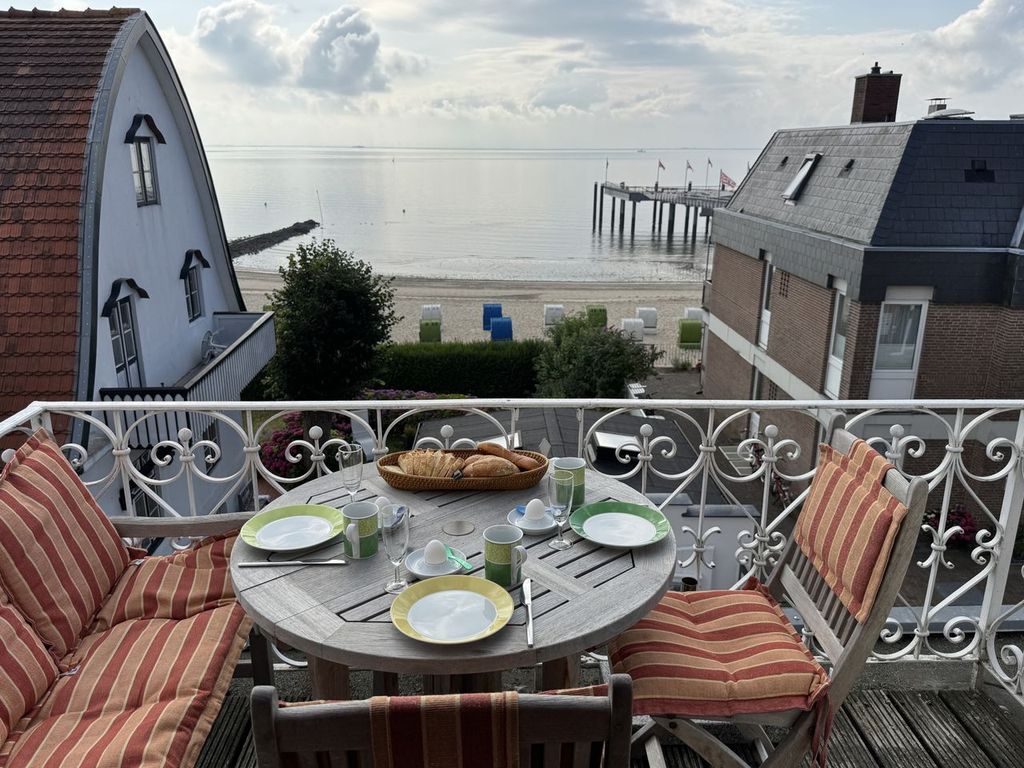 Balkon mit Blick zum Meer