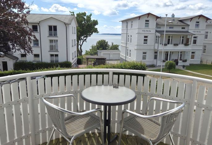 Urlaub in der Villa Monika: Meerblick-Appartement mit 2 Balkonen in Sassnitz