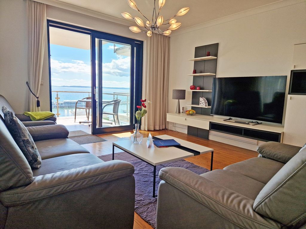 Villa Friede-Marie Sassnitz – Blick von der Terrasse über die Marina auf die offene Ostsee