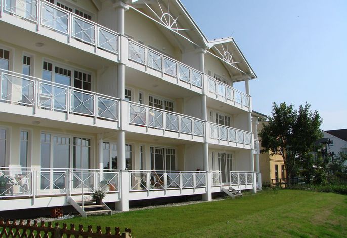Villa Prinz Heinrich, App. 3 - mit Balkon und Ostseeblick