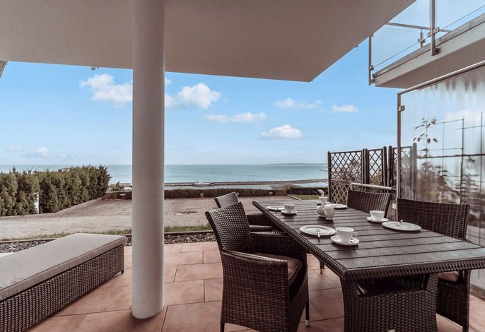 Photo Villa Friede-Marie, App. Hannah - mit Terrasse und Ostseeblick 1