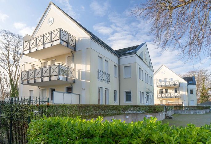Haus Dünenwald 17 - mit Balkon und moderner Ausstattung nahe dem Ostseestrand