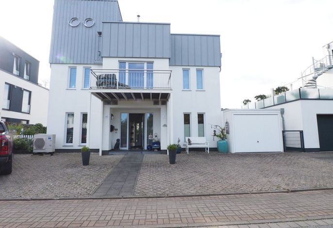 Komfortables Ferienhaus für bis zu 8 Personen und Hund mit Balkon und Terrasse