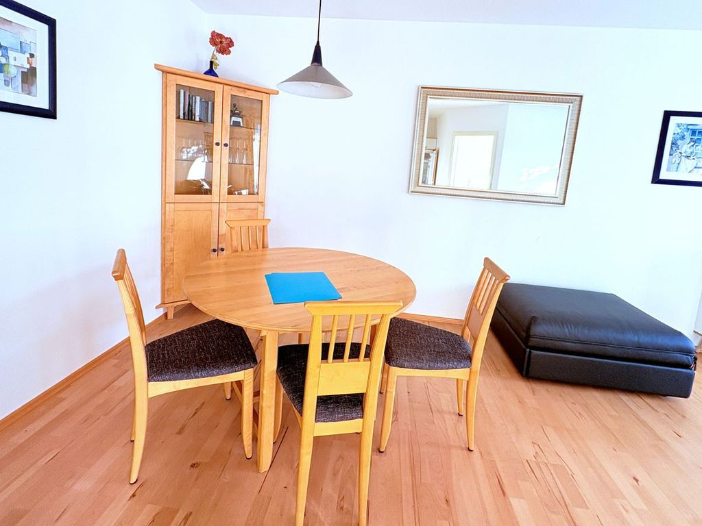 Strandresidenz Juliusruh – Schlafzimmer mit Doppelbett in einer Ferienwohnung