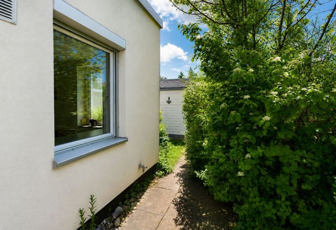 Stilvolles Ferienhaus nahe Ostseestrand mit Terrasse und Kamin in Diedrichshagen