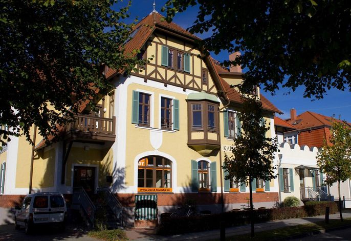 Gemütliche 50 m² Ferienwohnung mit Westbalkon & Tiefgarage für 3 Personen