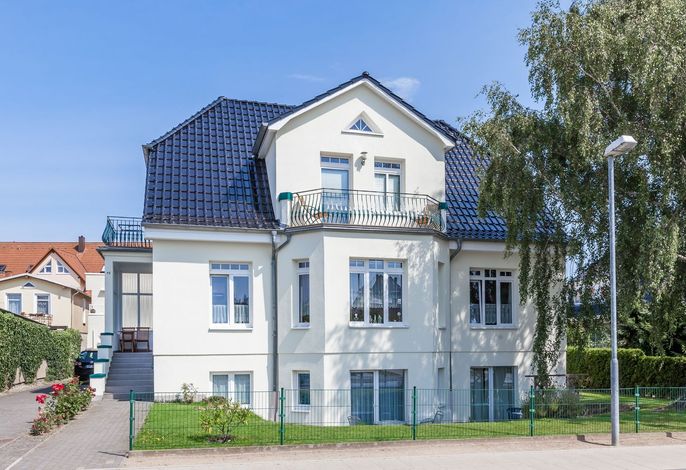 Ferienwohnung Kühlungsborn Ost – 2 Zimmer, 3 Personen + Hund, Strand & Parkplatz
