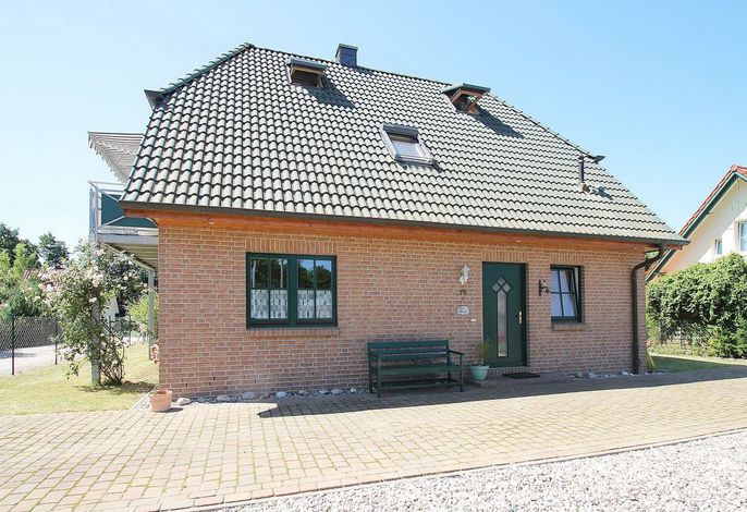 Ferienwohnung Ostseetraum EG in Wittenbeck für 4 Personen und 2 Kinder mit Terrasse