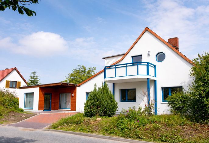 Bungalow Rugia in Breege für 4 Personen mit Garten, Parkplatz und Grill