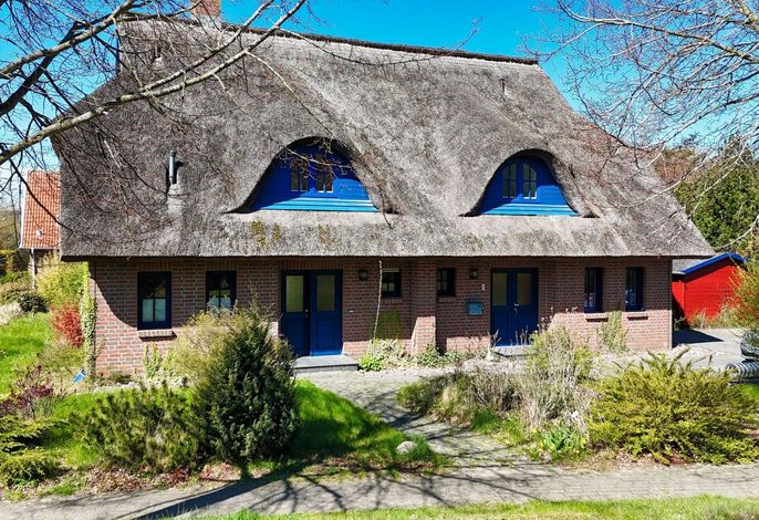 modernes und komfortables Ferienhaus - Reethaus Wiek linke Haushälfte