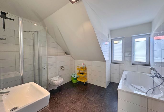 Photo Moderne Haushälfte mit drei Schlafzimmern und Kamin 8