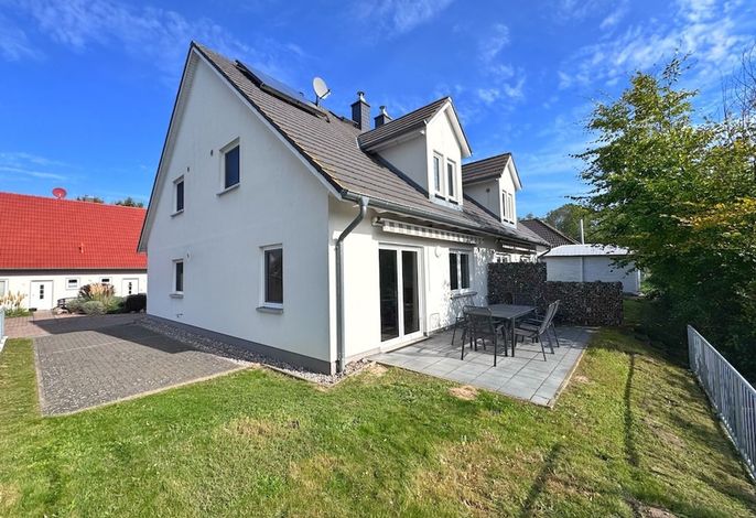Photo Moderne Haushälfte mit drei Schlafzimmern und Kamin 9
