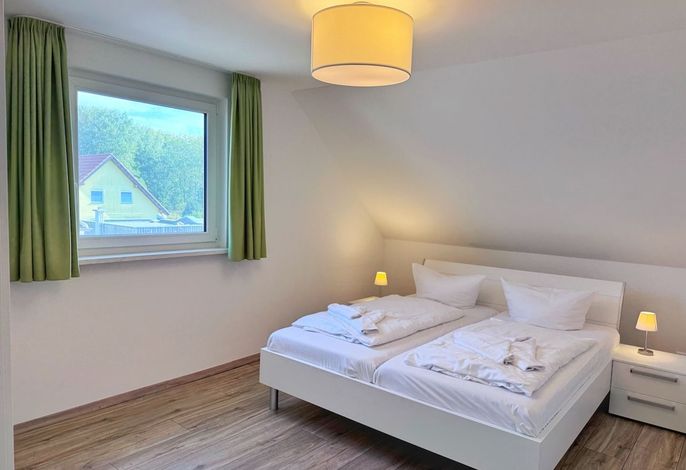 Photo Moderne Haushälfte mit drei Schlafzimmern und Kamin 3