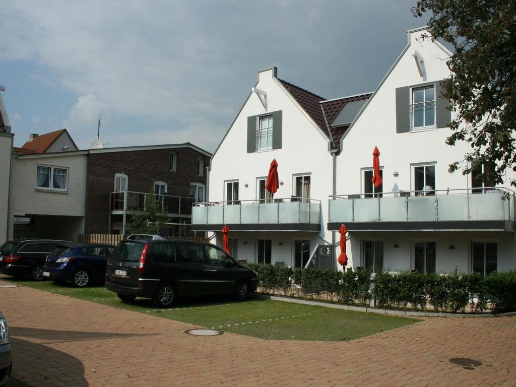Die Stadtwohnungen 6 - 9 vom Innenhof aus gesehen.