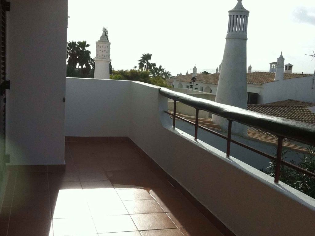 Ferienwohnung mit Balkon und Pool