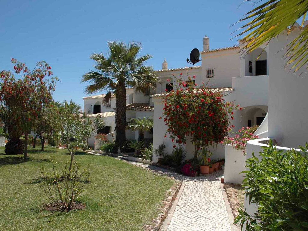 Villa mit Klimaanlage, Balkon und Pool