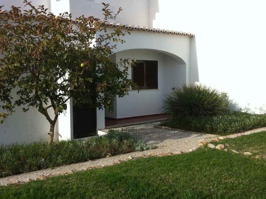 Villa mit Klimaanlage, Balkon und Pool