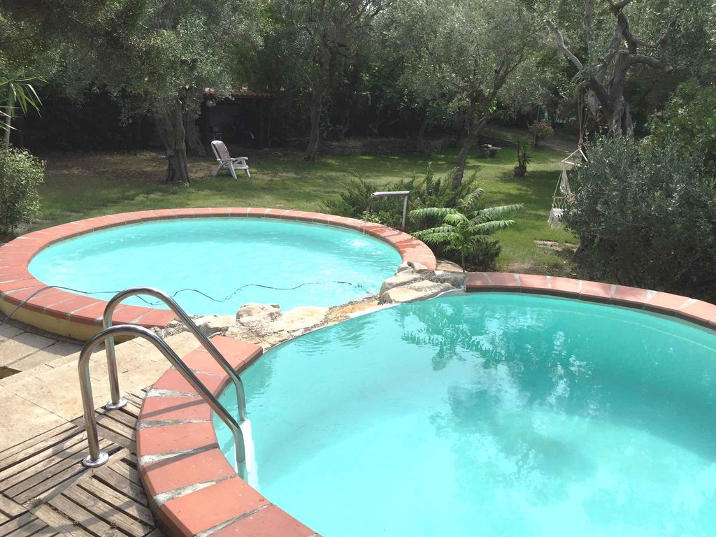 Ferienhaus mit Pool und Klimaanlage