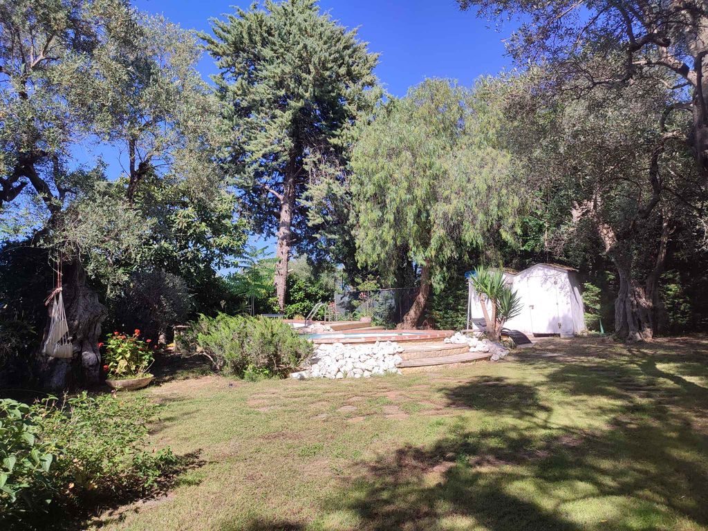 Ferienhaus mit Pool und Klimaanlage