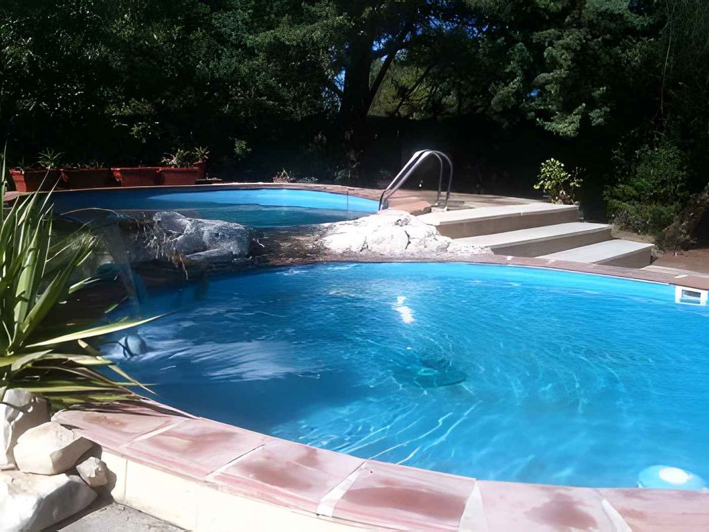 Ferienhaus mit Pool und Klimaanlage