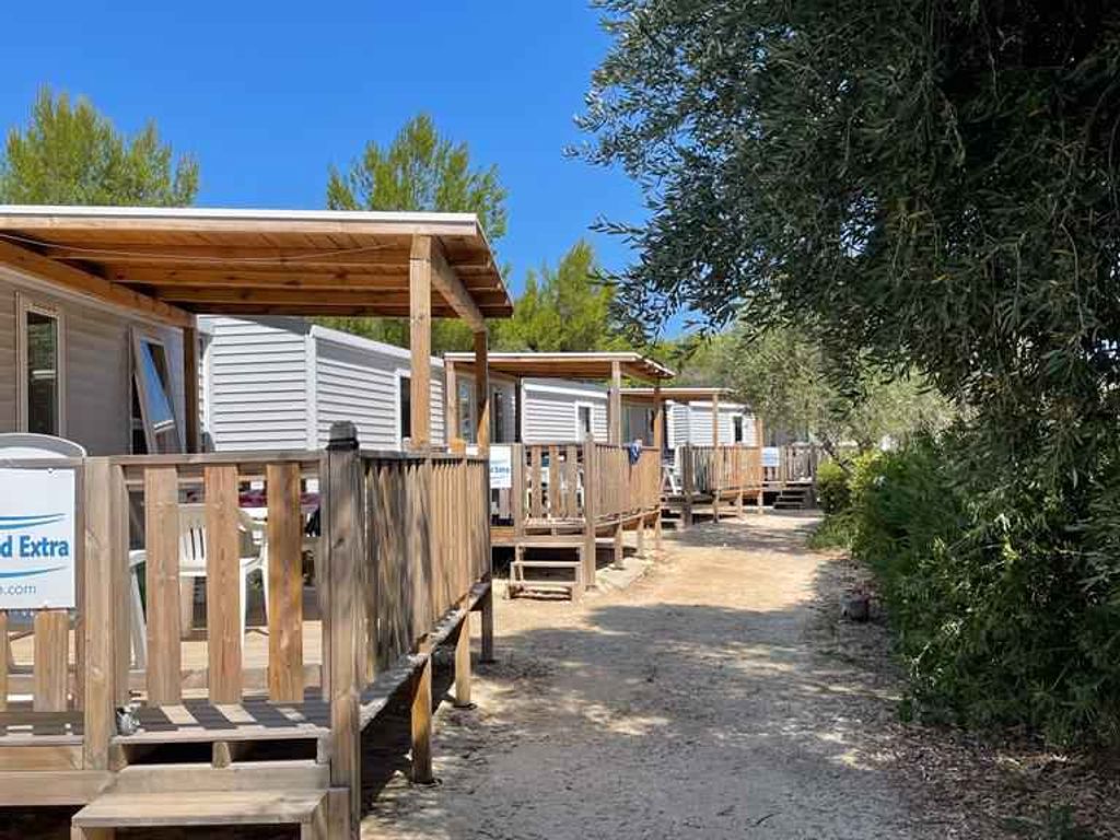 Mobilehome mit Klimaanlage, Terrasse und Pool