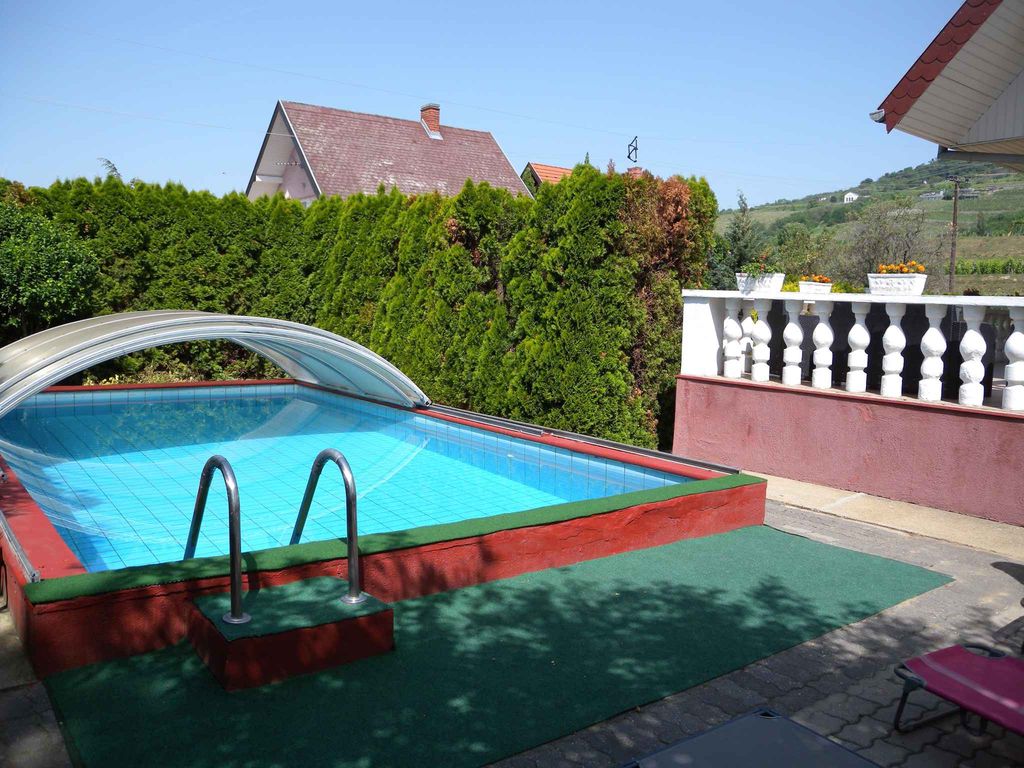 Ferienwohnung mit Pool, Klimaanlage und 2 Badezimmer
