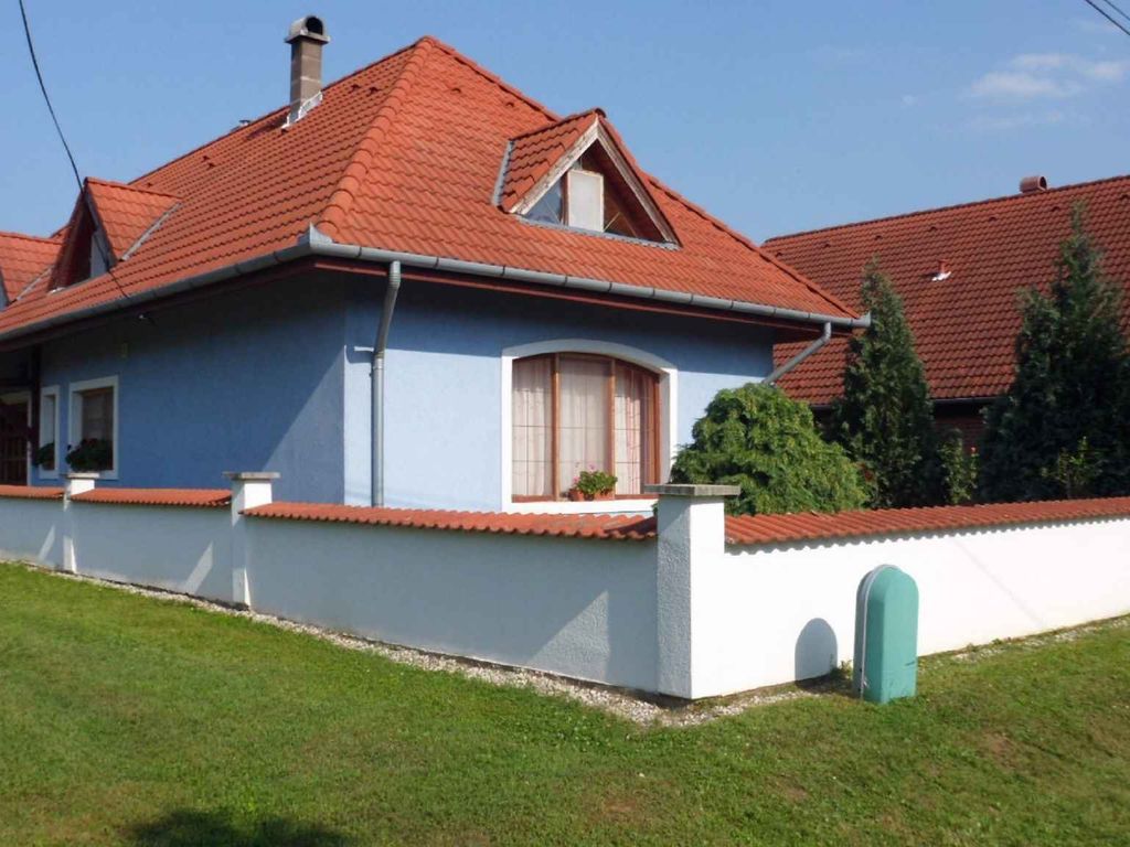 Ferienwohnung mit Pool, Grill und Geschirrspüler