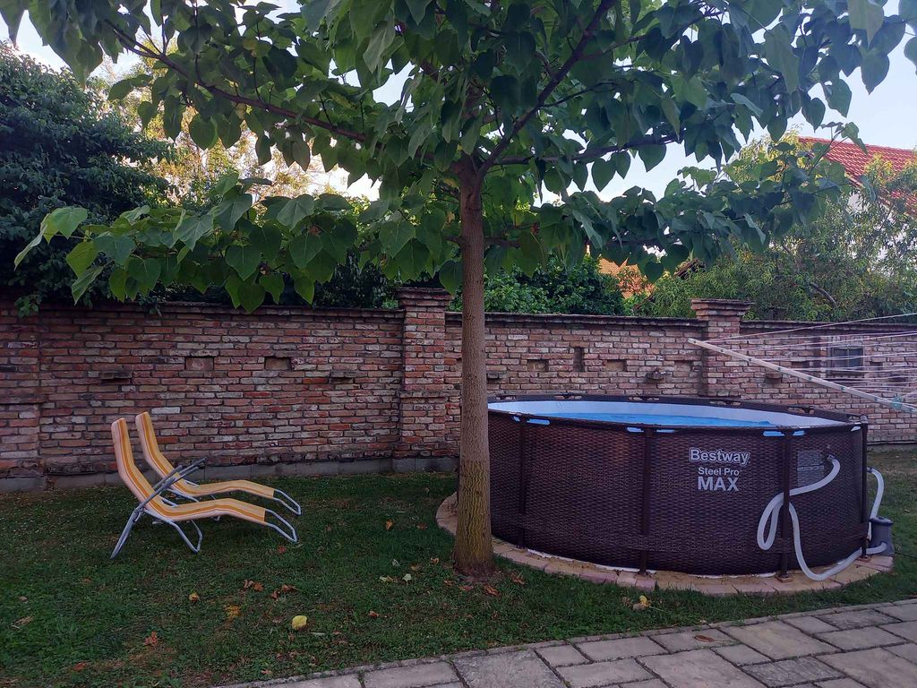 Ferienwohnung mit Pool, Grill und Geschirrspüler