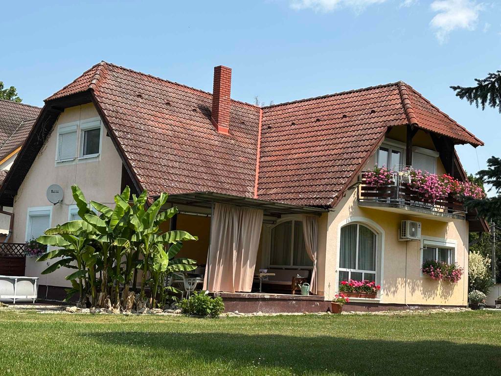 Ferienwohnung mit Garten und Terrasse