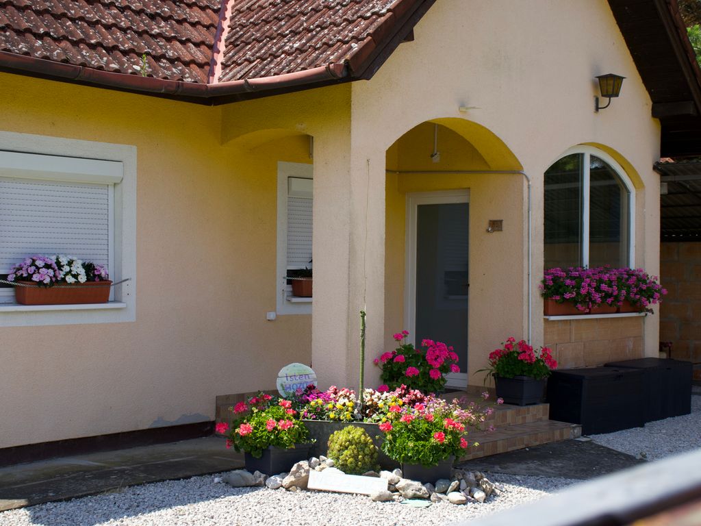 Ferienwohnung mit Garten und Terrasse