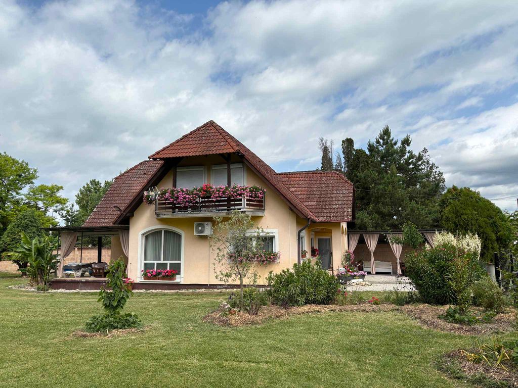 Ferienwohnung mit Außenpool und Balkon