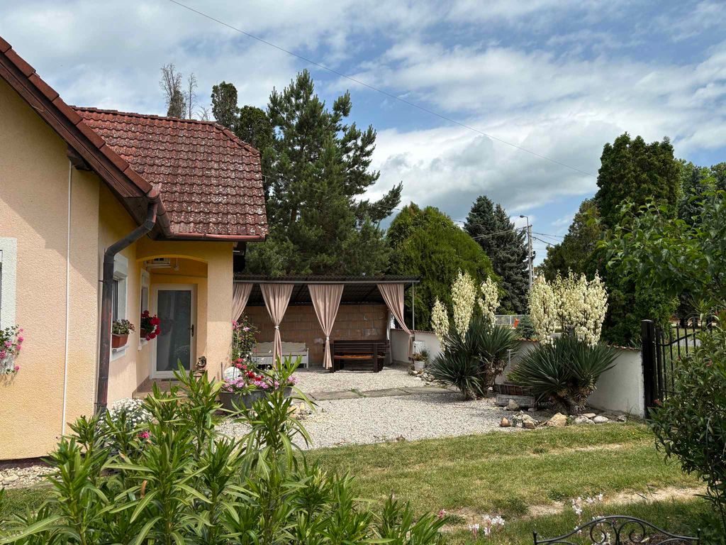 Ferienwohnung mit Außenpool und Balkon