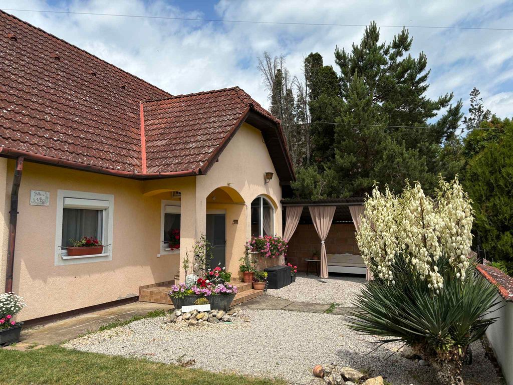Ferienwohnung mit Außenpool und Balkon