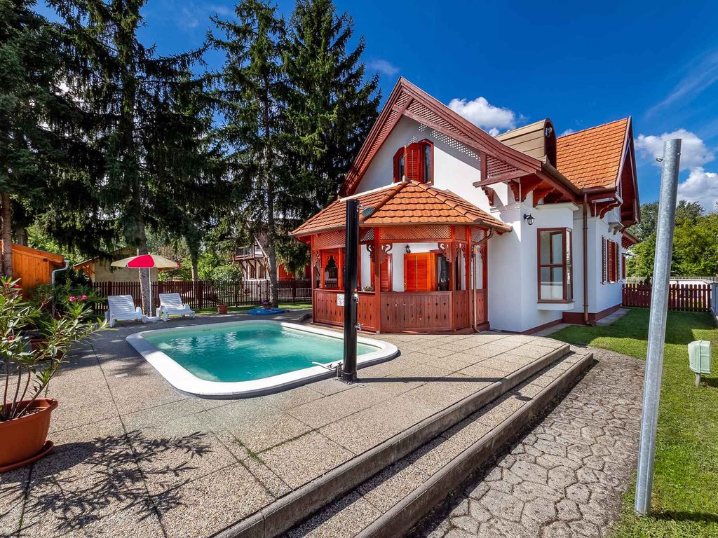 Ferienhaus mit Klimaanlage und Außenpool