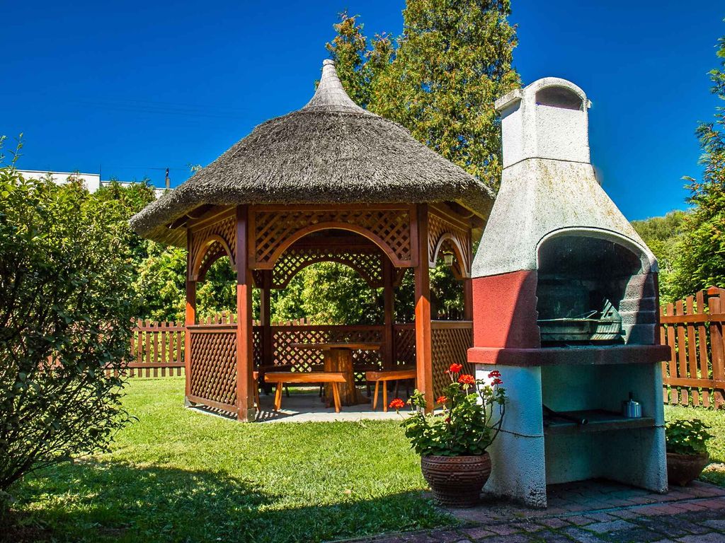 Ferienhaus mit Außenpool und Klimaanlage