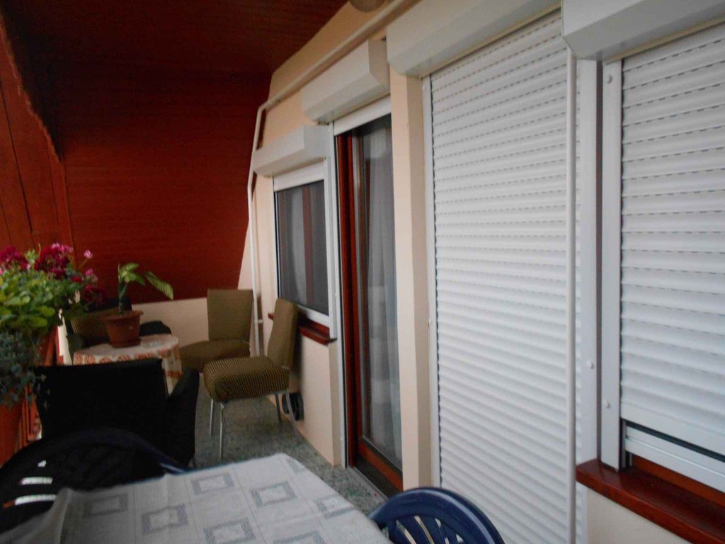 Ferienwohnung mit Terrasse und Gartenpavillon