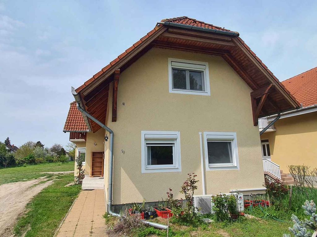 Ferienwohnung nur 500 m von Balaton entfernt, mit Klimaanlage und WLAN