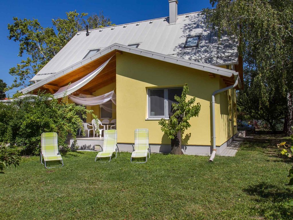 Ferienhaus nah am Plattensee, mit moderner Ausstattung, Waschmaschine, Spülmaschine.