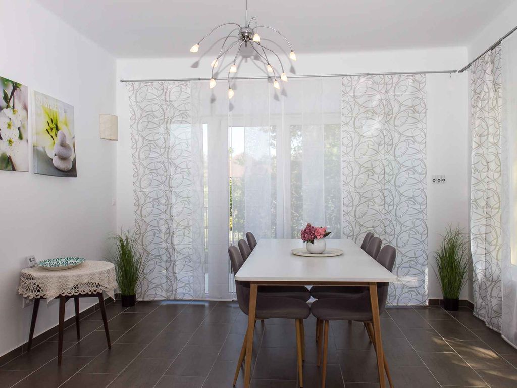 Ferienhaus nah am Plattensee, mit moderner Ausstattung, Waschmaschine, Spülmaschine.