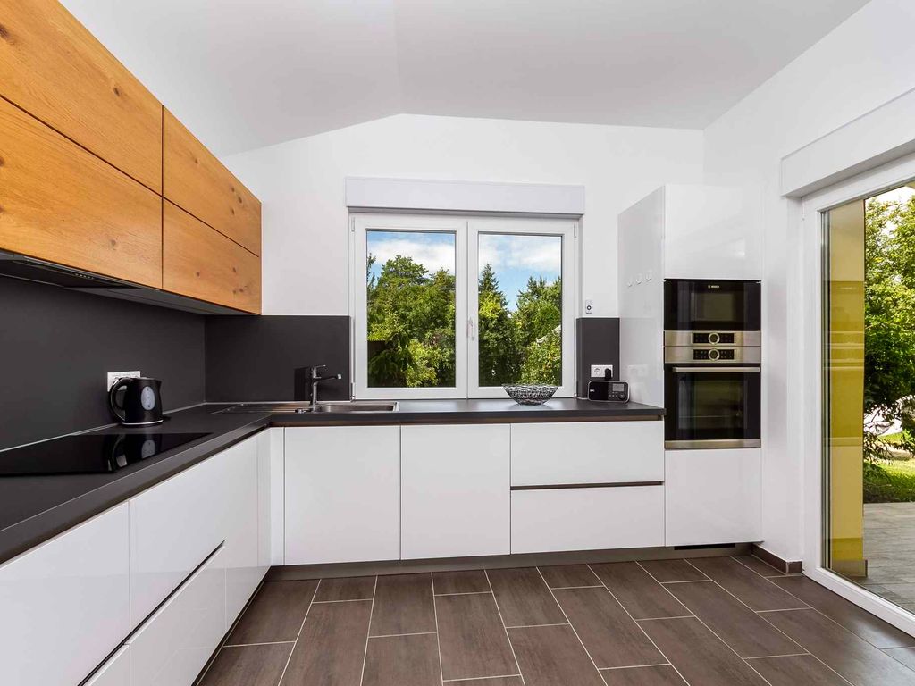 Ferienhaus nah am Plattensee, mit moderner Ausstattung, Waschmaschine, Spülmaschine.