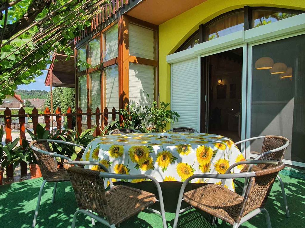 Ferienwohnung mit Garten, Grillmöglichkeit und Internetzugang