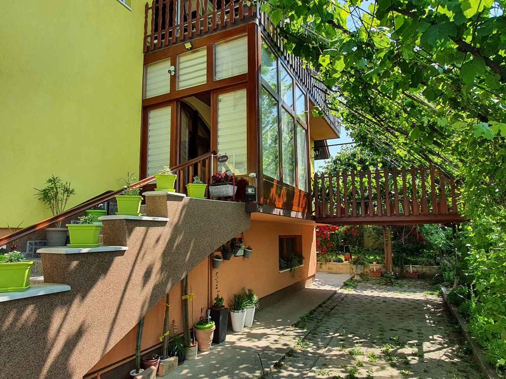 Ferienwohnung mit Garten, Grillmöglichkeit und Internetzugang