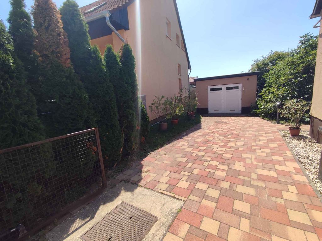 Ferienhaus 1000 m vom Wasser mit grosser Terrasse, Pavilon und Gartenmöbel