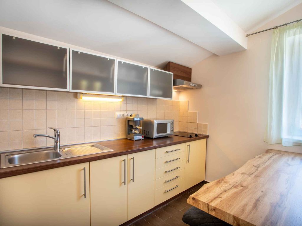 Ferienwohnung mit Klimaanlage, Internet und großem Balkon