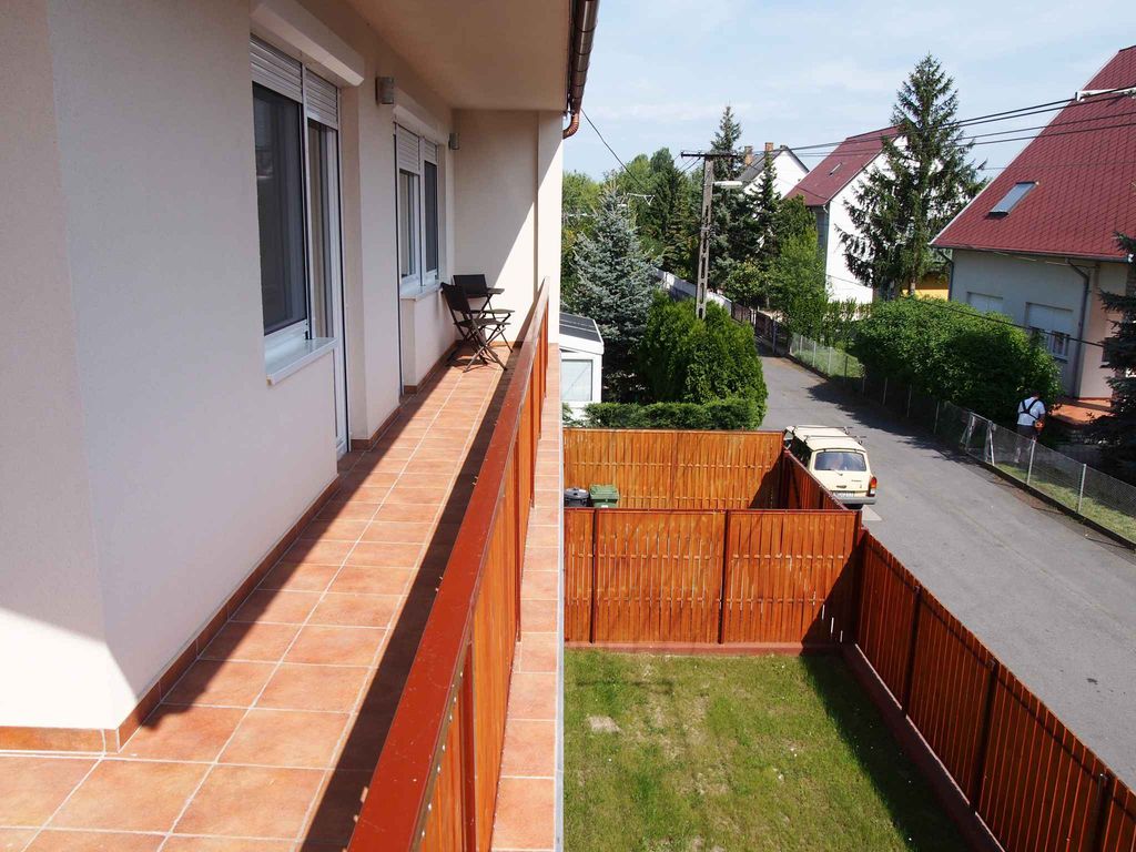 Ferienwohnung mit Klimaanlage, Internet und großem Balkon