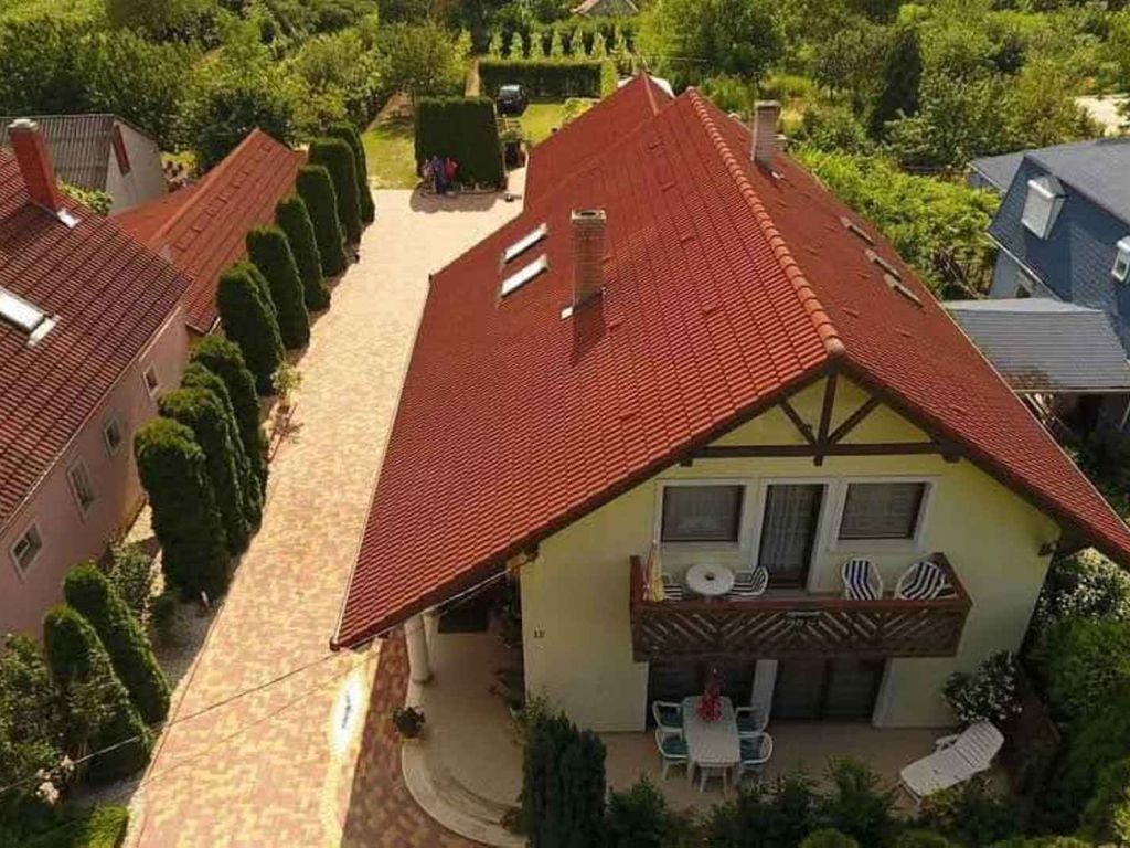 Ferienwohnung mit großer Terrasse, Klimaanlage und WiFi