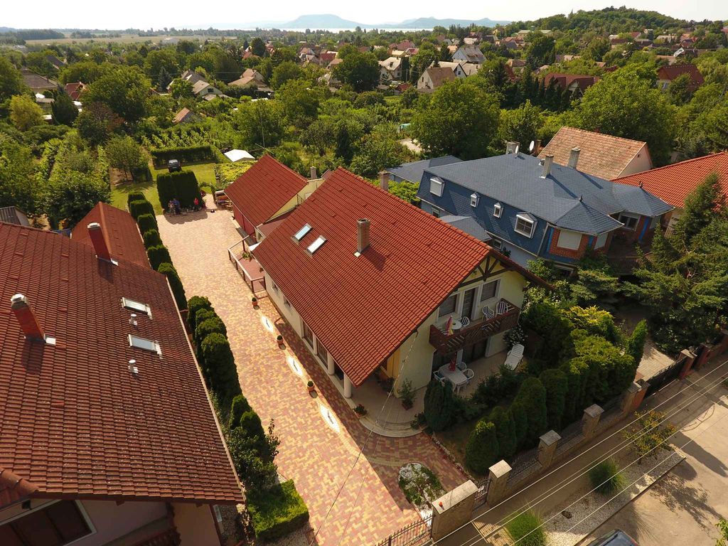 Ferienwohnung mit großer Terrasse, Klimaanlage und WiFi