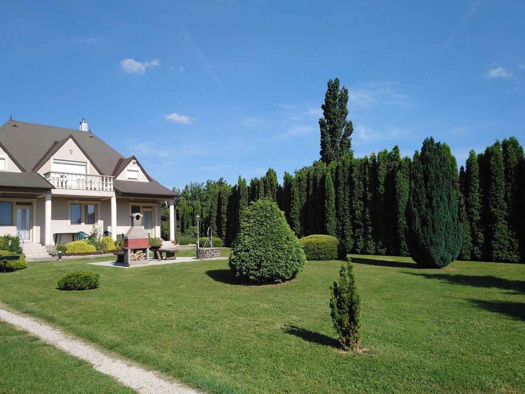 Studio in idyllischer Lage mit Garten und Grill