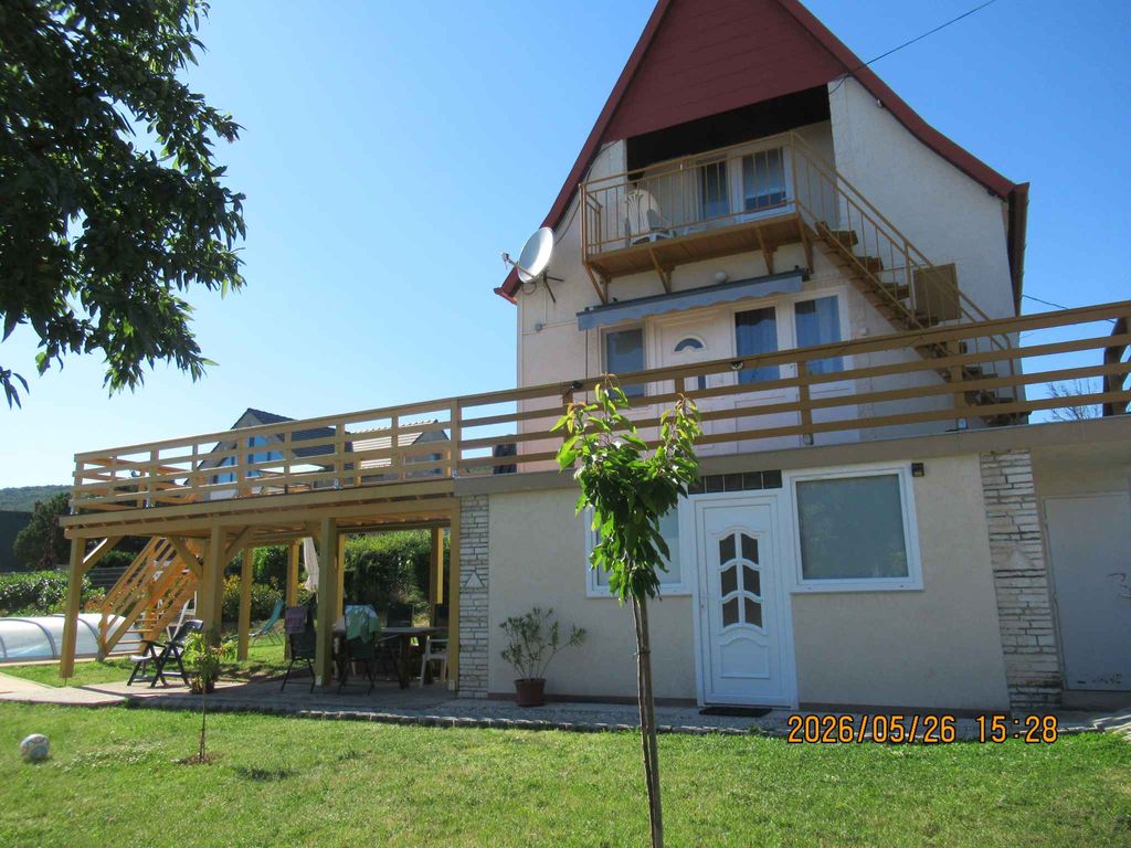 Ferienhaus mit Pool und Klimaanlage