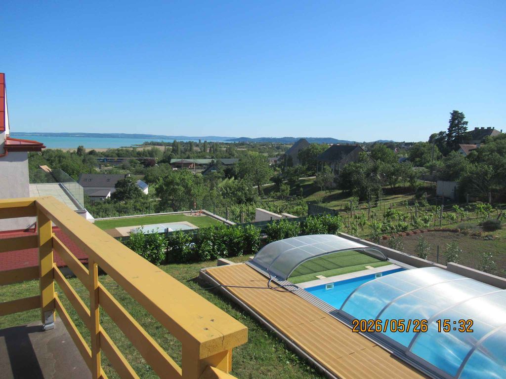 Ferienhaus mit Pool und Klimaanlage